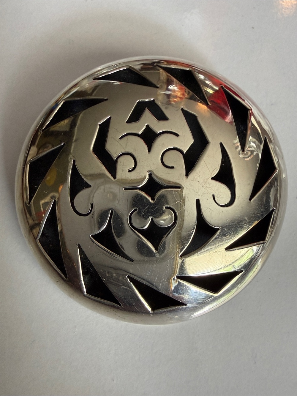 Round Sterling Silver 925 Decorative Brooch/ Pendant with Cutout Pattern
